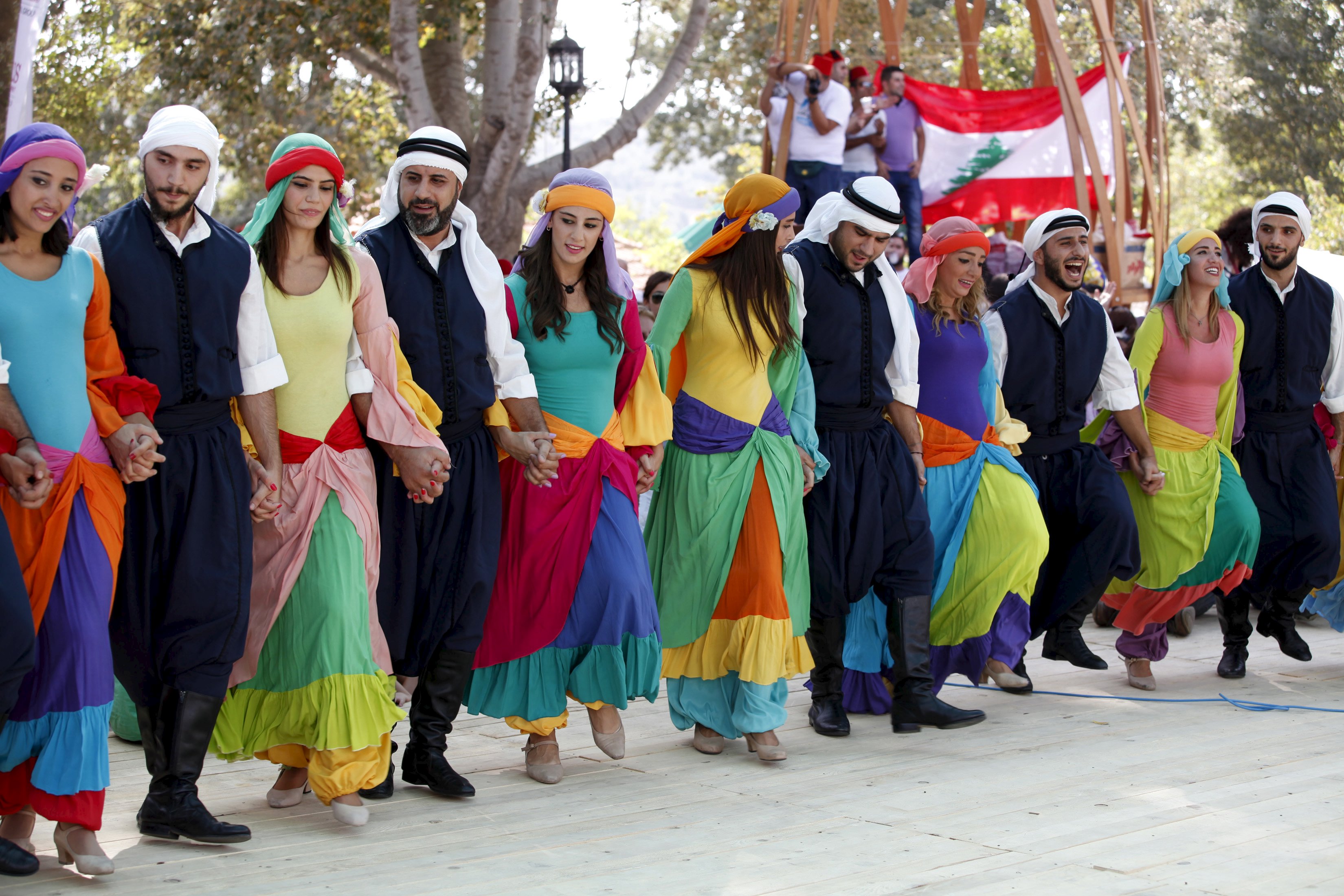 Национальность сити. Ливан Национальная одежда. Ливан нация. Ливан население. Ливанский костюм.