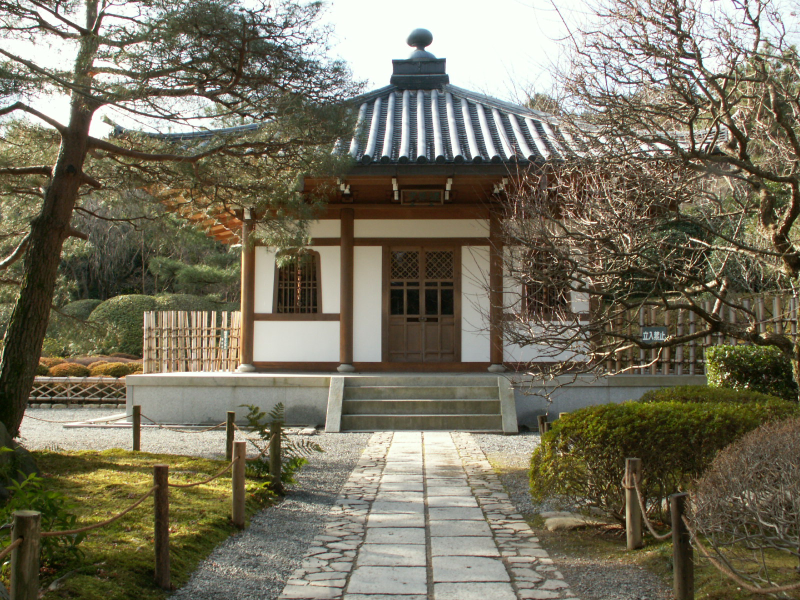 معبد ریوانجی (Ryuanji Temple)
