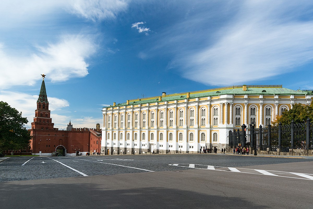 здание оружейной палаты в москве