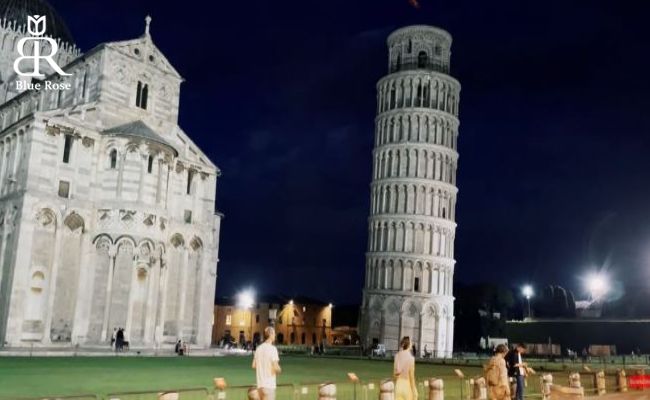 نمای کلی برج کج پیزا ایتالیا