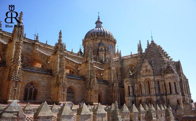 کلیسای شهر سالامانکا در اسپانیا