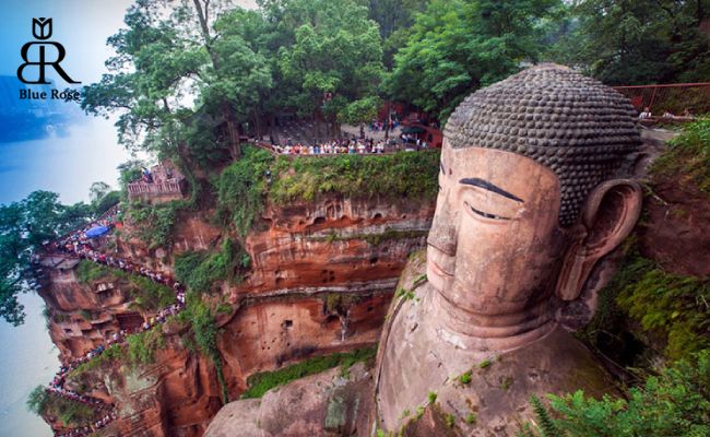 مجسمه سنگی بودا