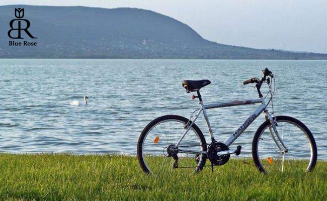 دوچرخه‌سواری در دریاچه بالاتون بوداپست