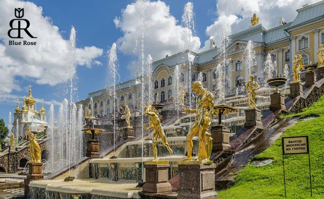 جاذبه‌های کاخ پترهوف سن پترزبورگ روسيه