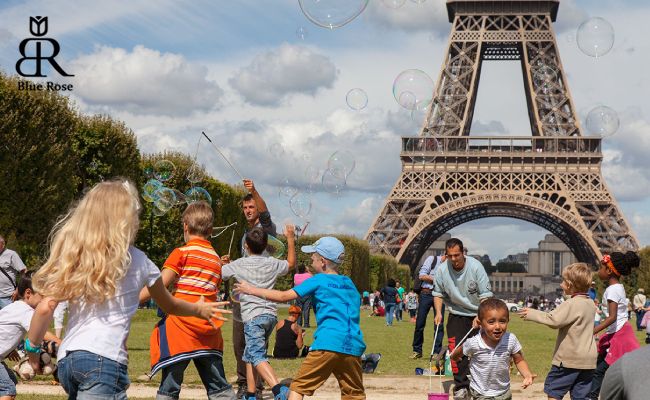 گشت شهری با کودکان در پاریس | پاریس گردی با کودکان