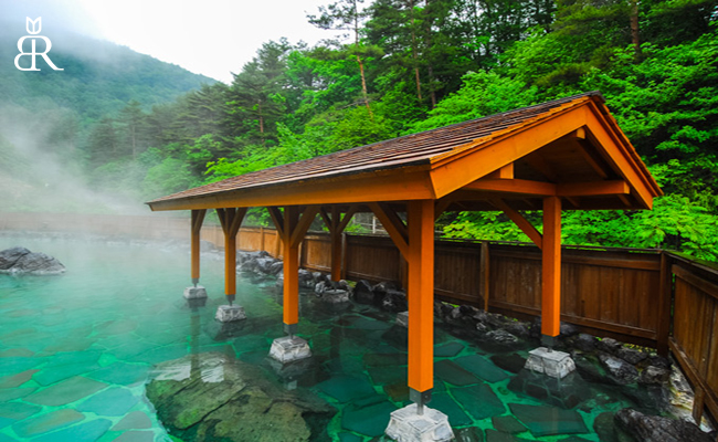 جاذبه‌های آبشار شیرایتو ژاپن