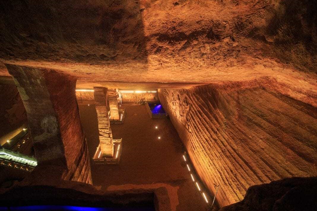 غار لانگیو؛ یکی از اسرارآمیزترین غارهای چین